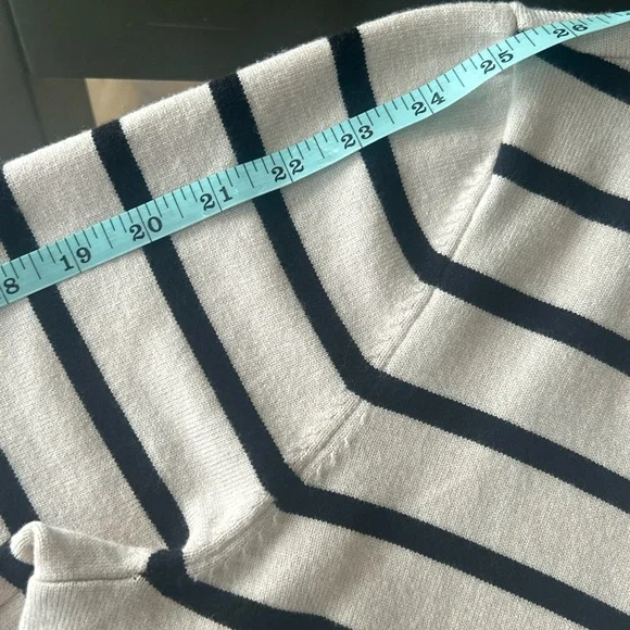 Marled XL V-Neck Sweater with Cream and Black Stripes - Picture 11 of 13